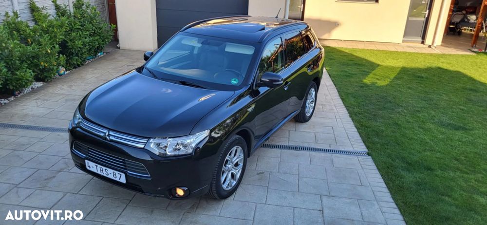 Mitsubishi Outlander - 3