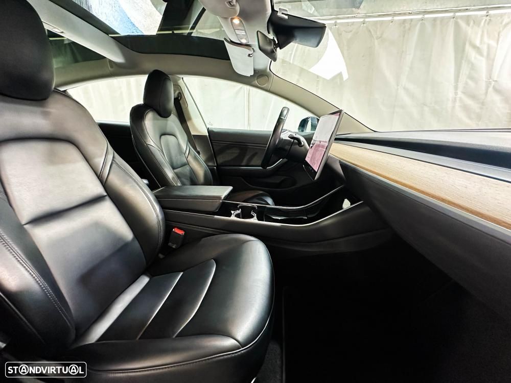 Tesla Model 3 Long-Range Dual Motor AWD - 31