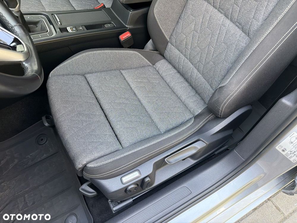 Volkswagen Passat Variant 2.0 TDI EVO Business - 13