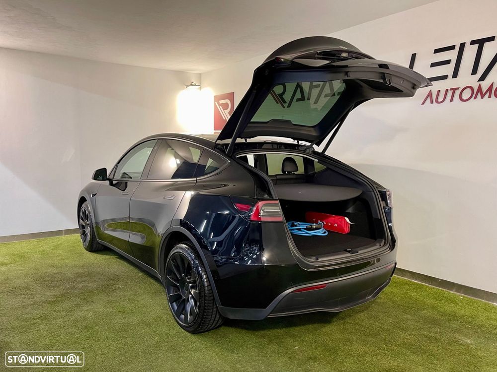 Tesla Model Y Long Range Dual Motor AWD - 38