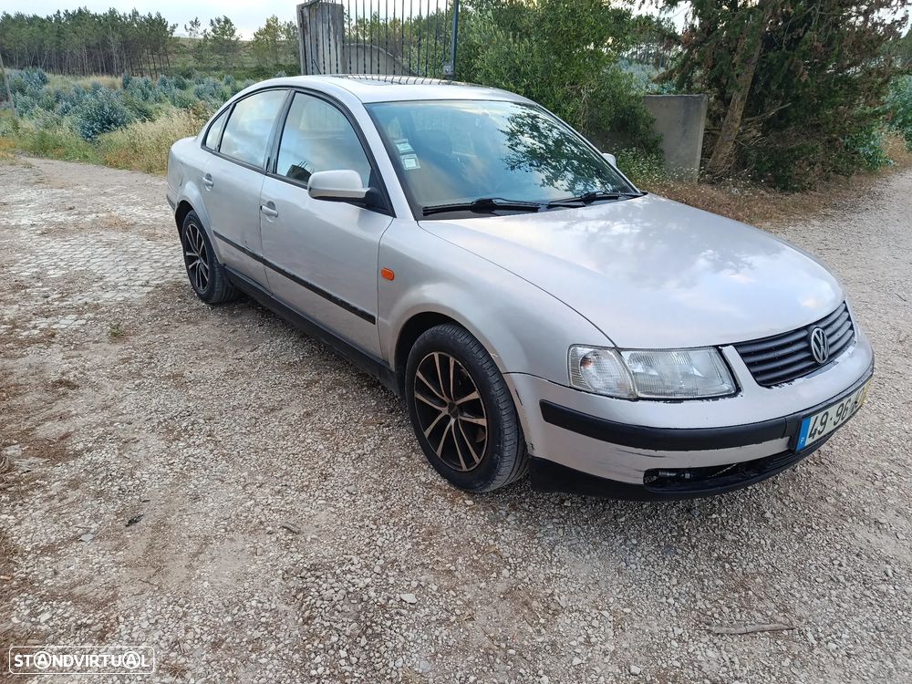 VW Passat 1.9 TDi Confl. Top EC - 1