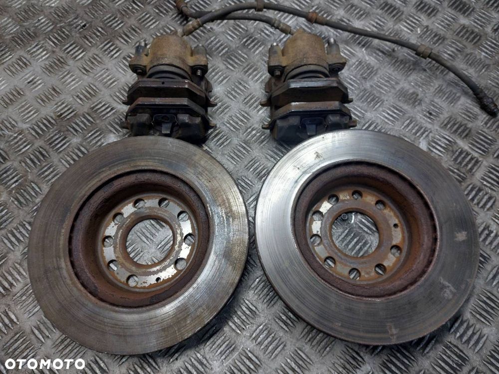 TARCZE HAMULCOWE PRZÓD + KLOCKI + ZACISKI VOLKSWAGEN GOLF V 1.9 TDI - 2