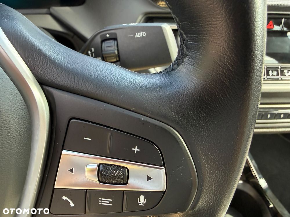 BMW Seria 2 218i - 22