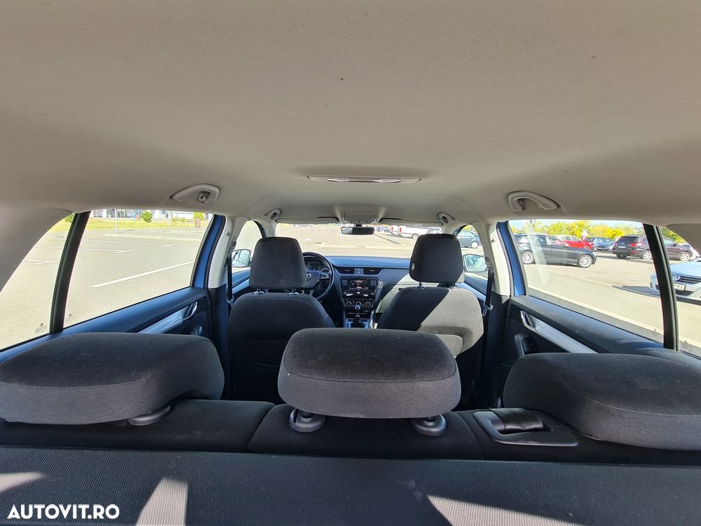 Skoda Octavia Combi Diesel 2.0 TDI Style - 21