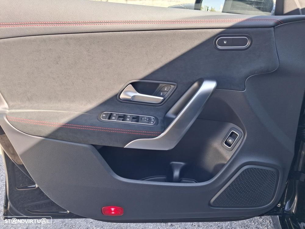 Mercedes-Benz CLA 250 e Shooting Brake AMG Line - 9