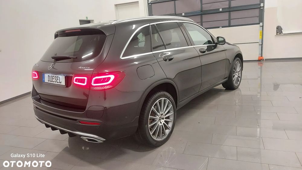 Mercedes-Benz GLC 300 de 4Matic 9G-TRONIC AMG Line - 3