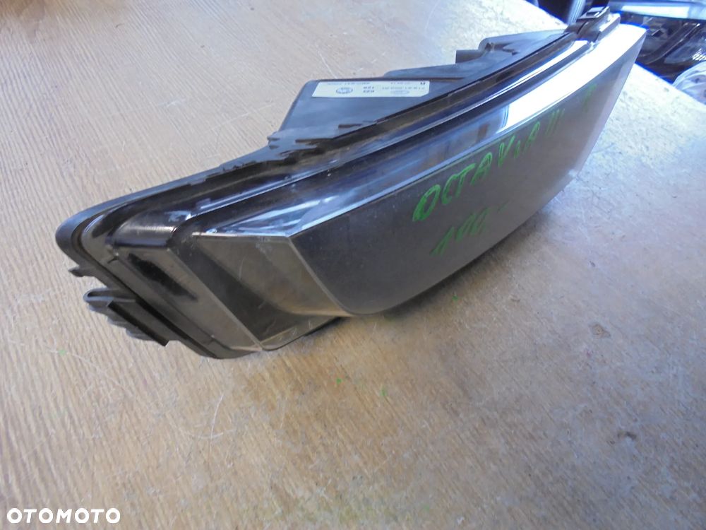 SKODA OCTAVIA III HALOGEN PRAWY PRZÓD EUROPA - 3