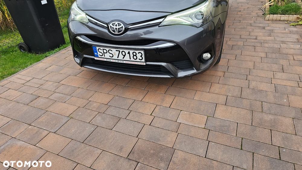 Toyota Avensis 1.8 Premium - 10