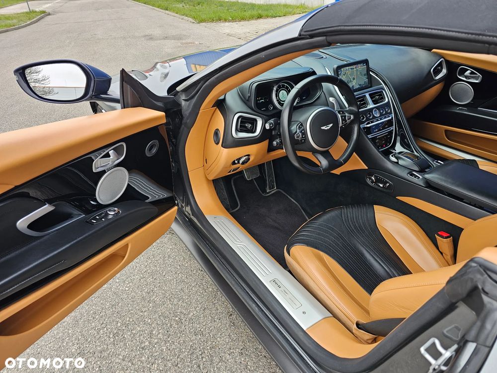 Aston Martin DB11 - 15