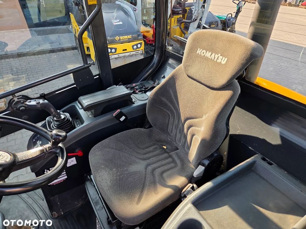Komatsu Ładowarka Kołowa KOMATSU WA70-7 łyżka + widły - 12