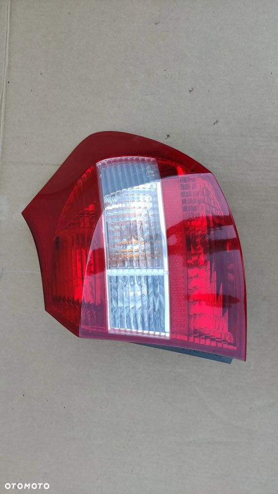 Lampa prawa tylna BMW E87 seria 1 Europa - 4