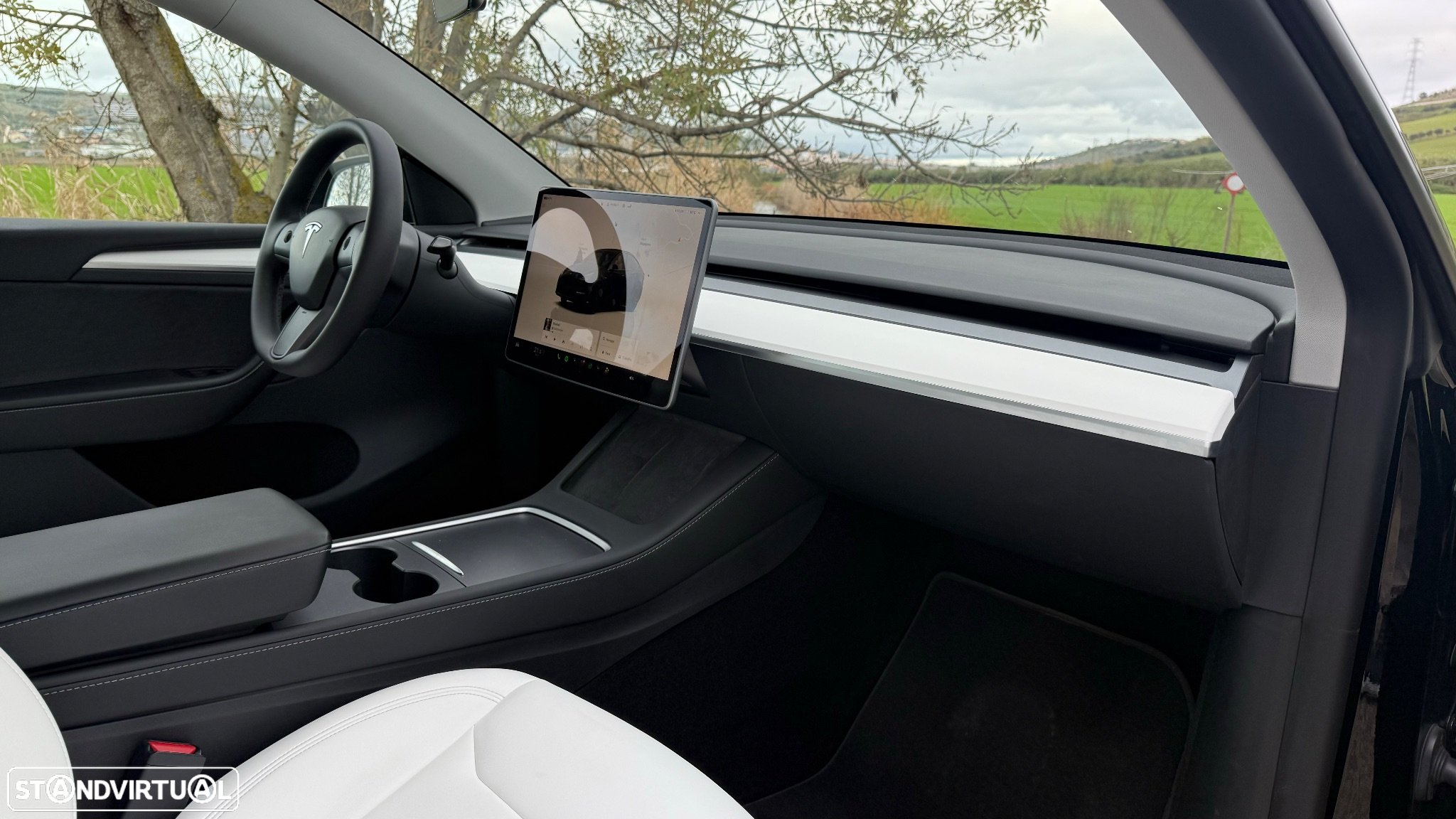 Tesla Model Y - 7