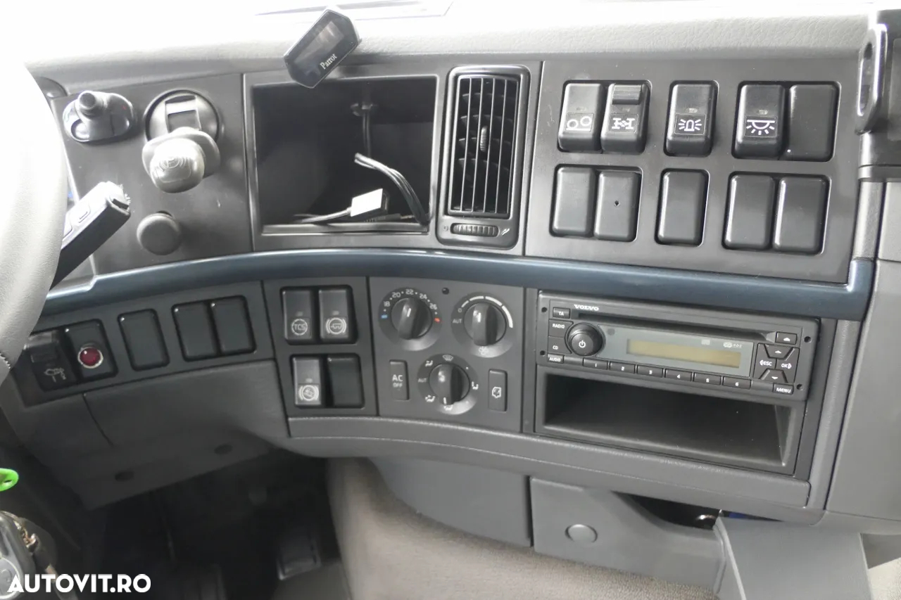 Volvo FH 460 / 8X4 / PLATFORMA + HDS FASSI F455 / 17 M RAZA / CAPACITATE MAX 13,5 T / RADIO CONTROL - 31