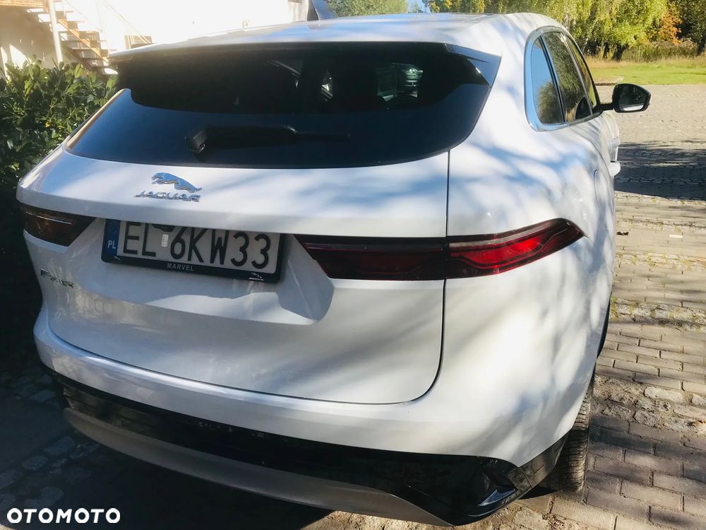 Jaguar F-Pace P250 AWD R-Dynamic HSE - 11