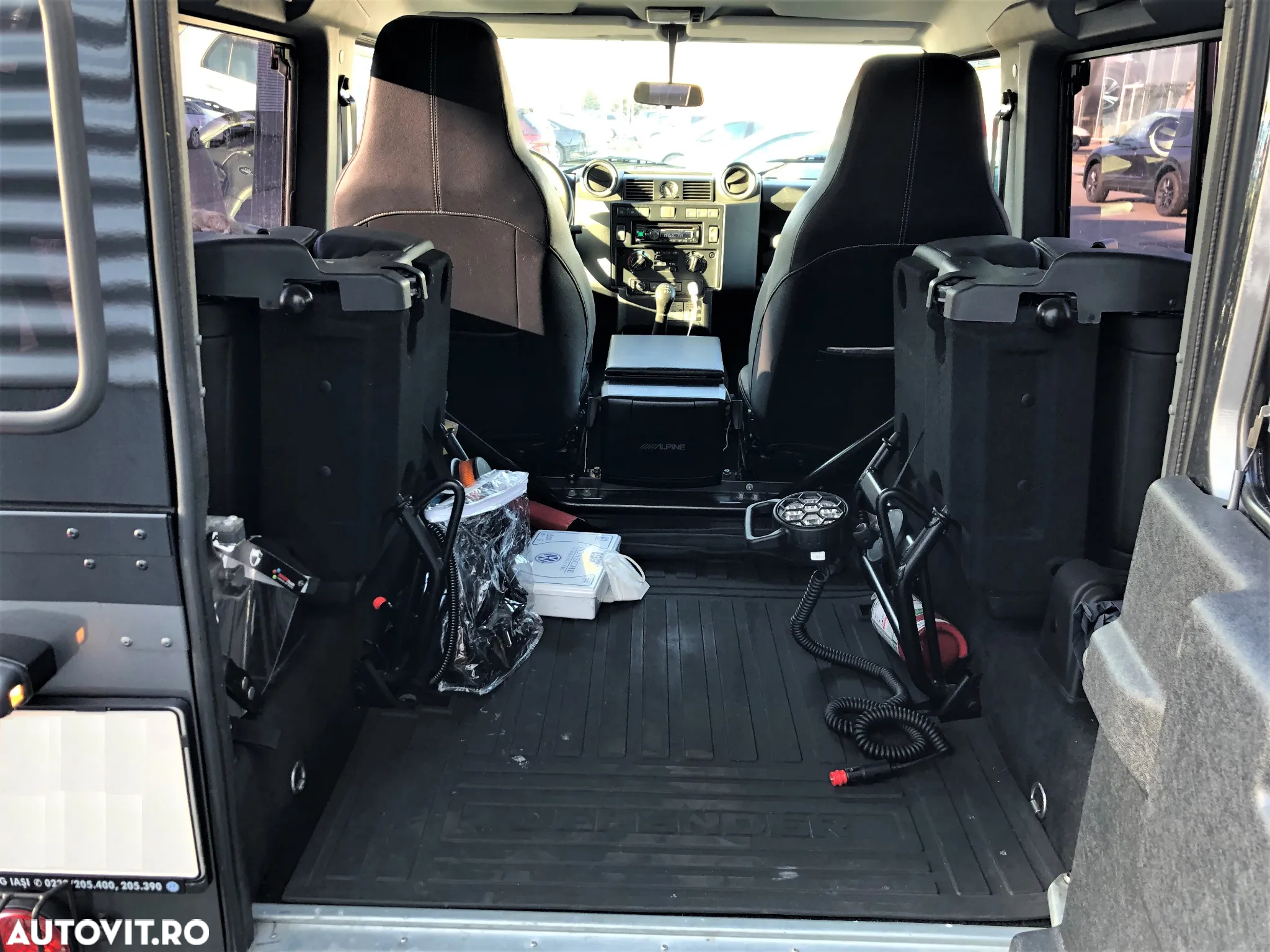 Land Rover Defender 90 2.4TD S/W E - 17