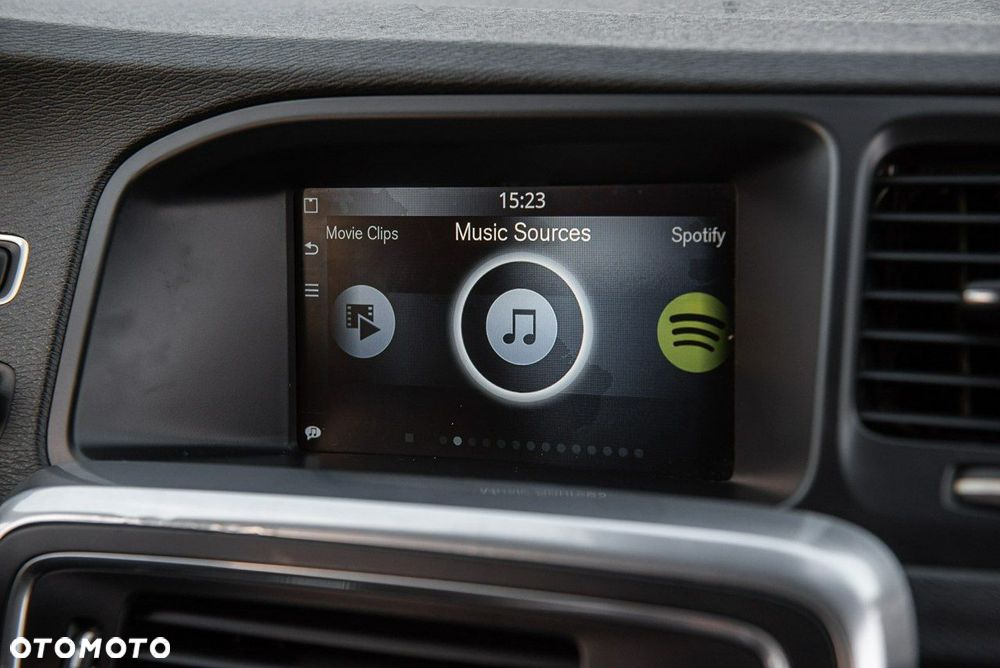 Volvo V60 D4 R-Design Momentum - 22