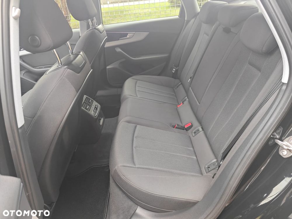 Audi A4 Limousine - 19
