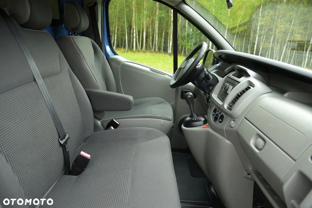 Opel VIVARO 2.5 CDTi 145KM * Z Niemiec * KLIMA * AUTOMAT * ZNAKOMITY STAN! - 26