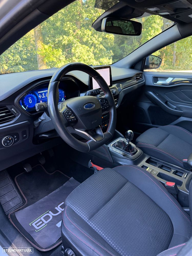 Ford Focus SW 1.0 EcoBoost Hybrid ST-LINE X — fotografia 11