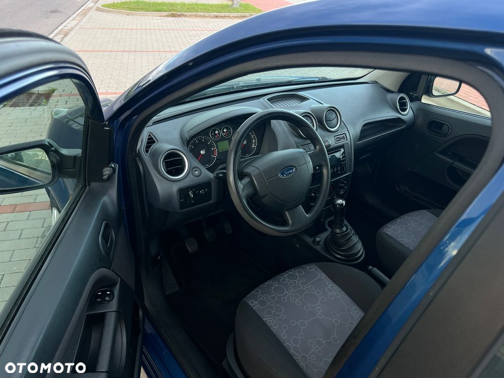 Ford Fiesta 1.4 Ambiente - 18