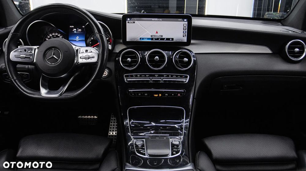 Mercedes-Benz GLC 300 e 4-Matic AMG Line - 16