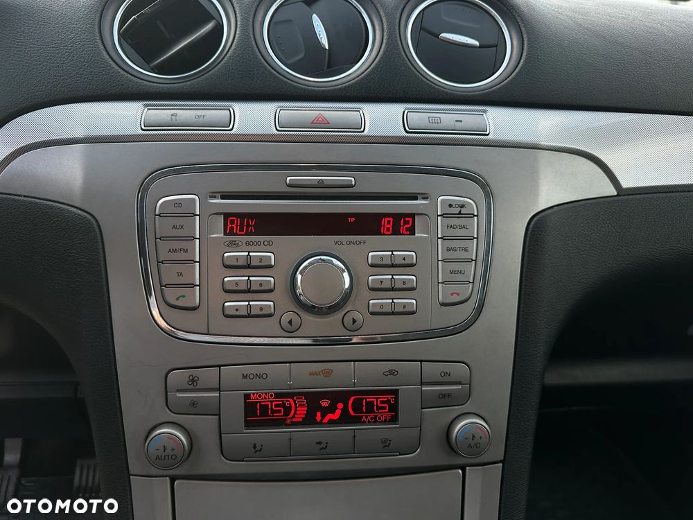 Ford S-Max - 28