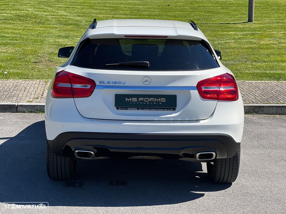Mercedes-Benz GLA 180 CDI Urban - 9