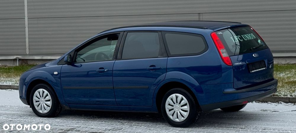 Ford Focus 1.8 Ghia - 11