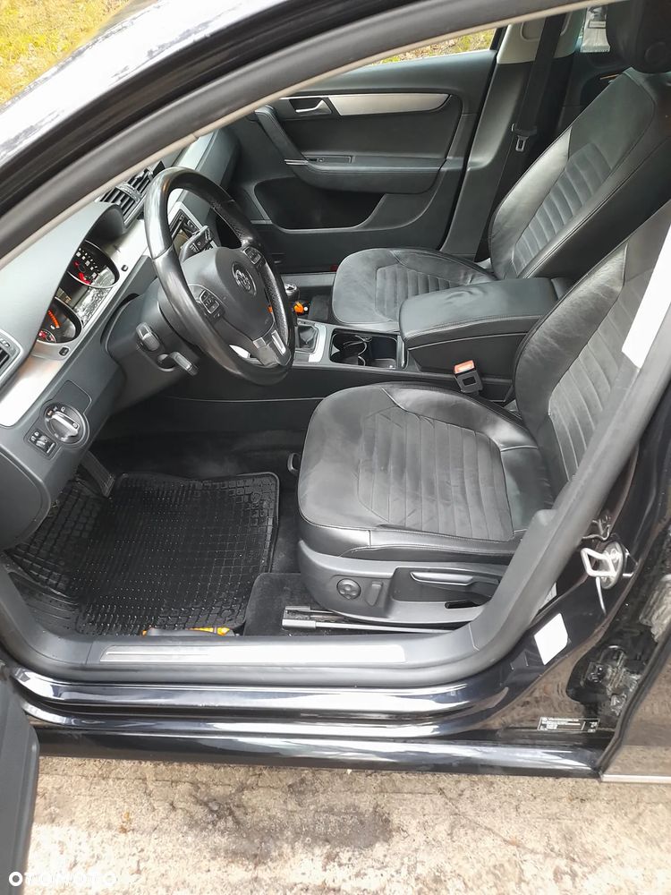Volkswagen Passat 1.6 TDI DPF BlueMotion Technology Highline - 8