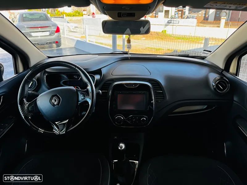 Renault Captur 1.5 dCi Exclusive - 11