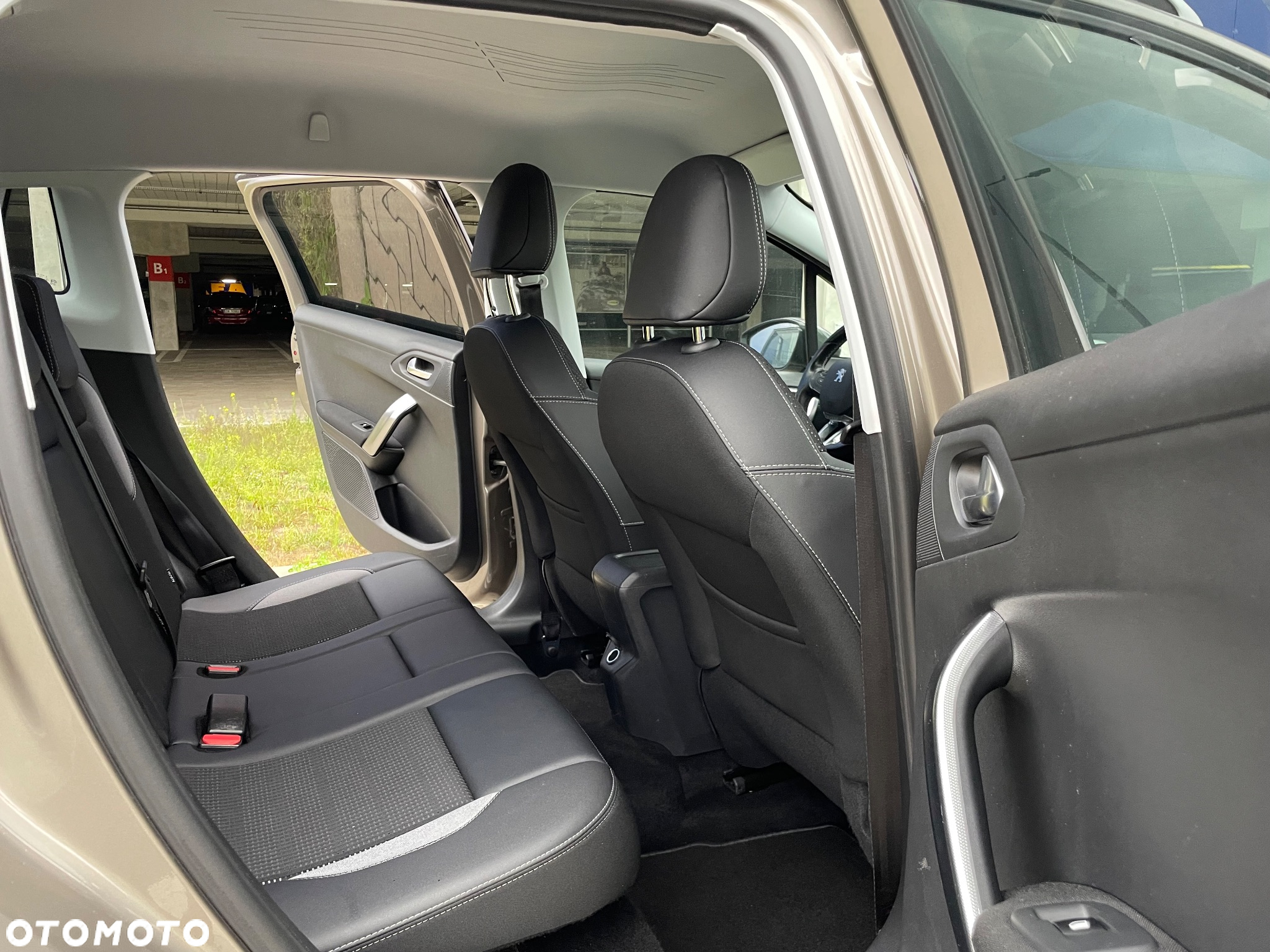 Peugeot 2008 1.2 Pure Tech Allure S&S - 18