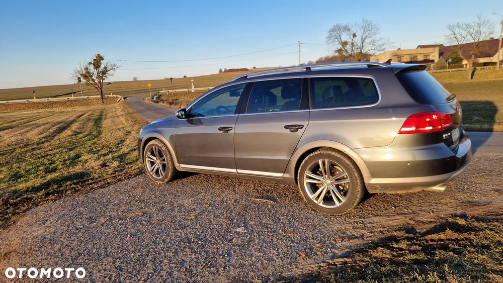 Volkswagen Passat 2.0 TDI 4Motion DSG BlueMotion Tech Highline - 5