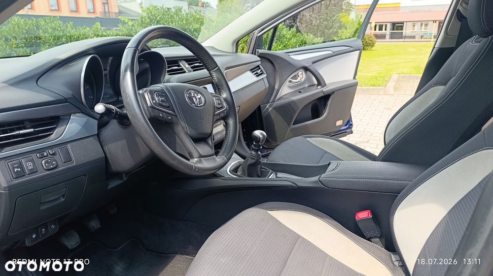 Toyota Avensis - 13