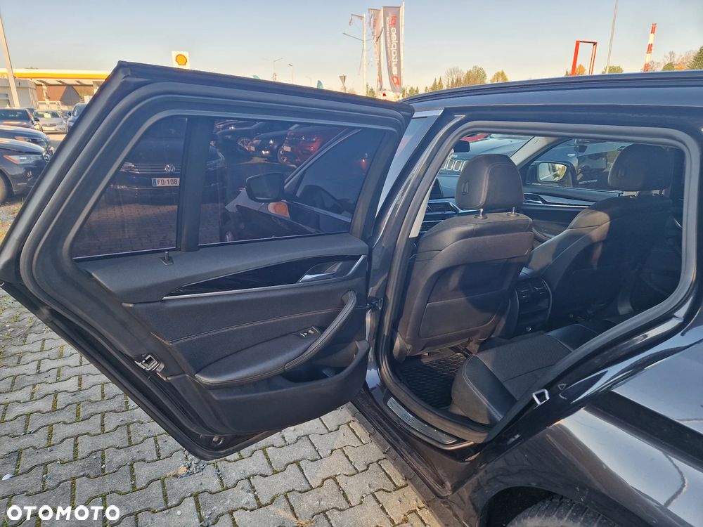 BMW Seria 5 520d - 25