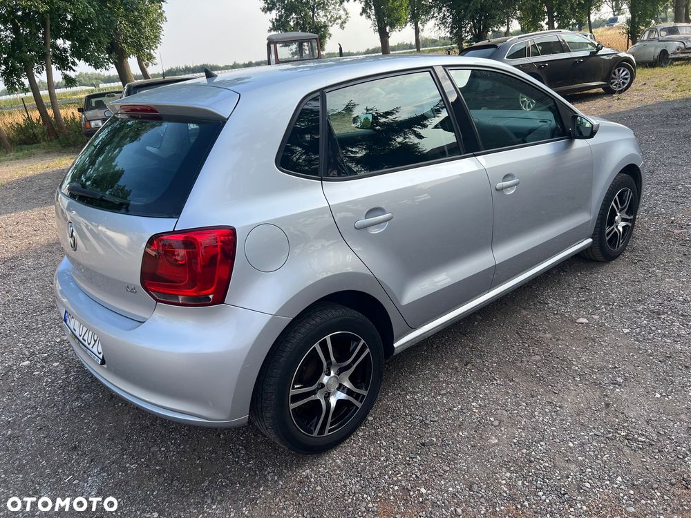 Volkswagen Polo 1.4 16V Trendline - 4