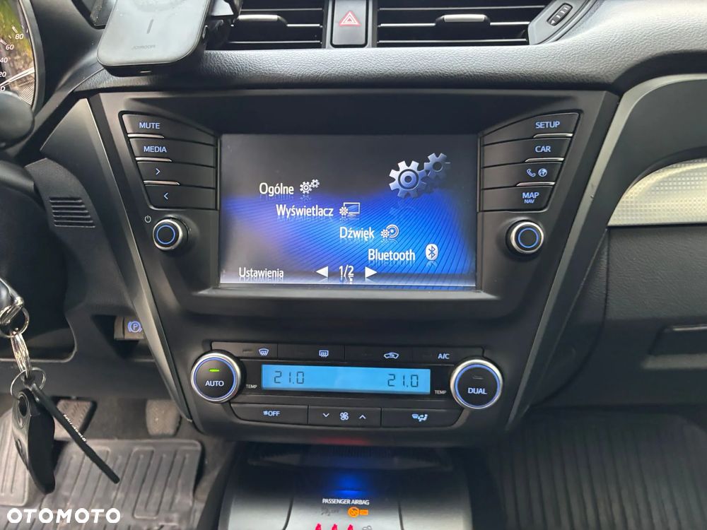 Toyota Avensis 2.0 D-4D Premium - 9