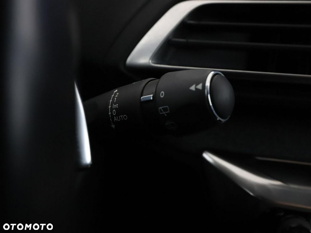 Peugeot 3008 1.2 PureTech GPF Allure S&S EAT8 - 36