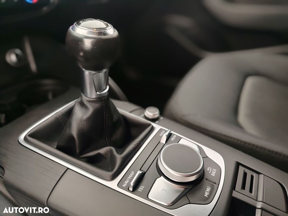 Audi A3 1.6 TDI ack (clean diesel) S line Sportpaket - 10