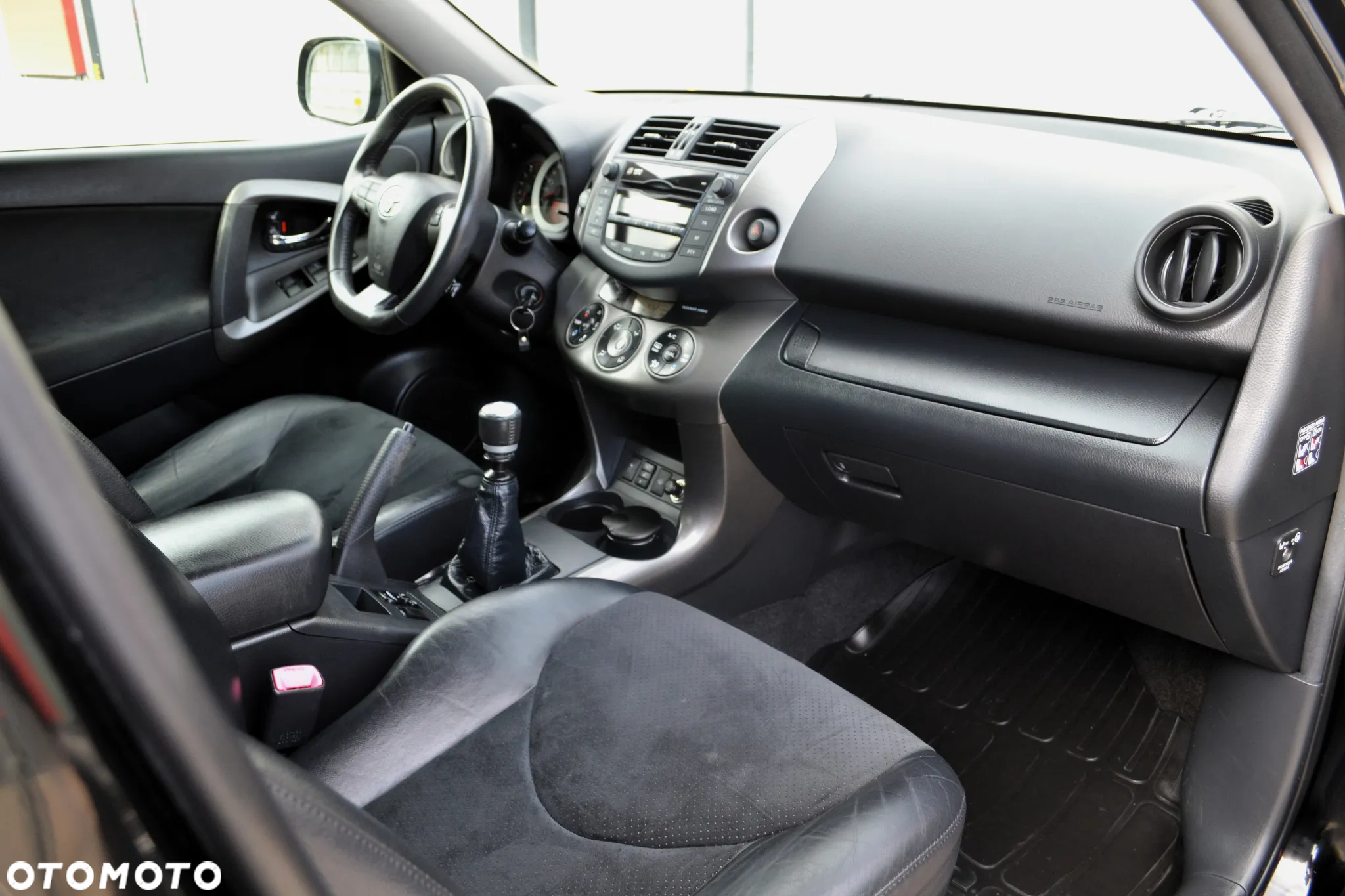 Toyota RAV4 2.0 VVT-i Premium - 10