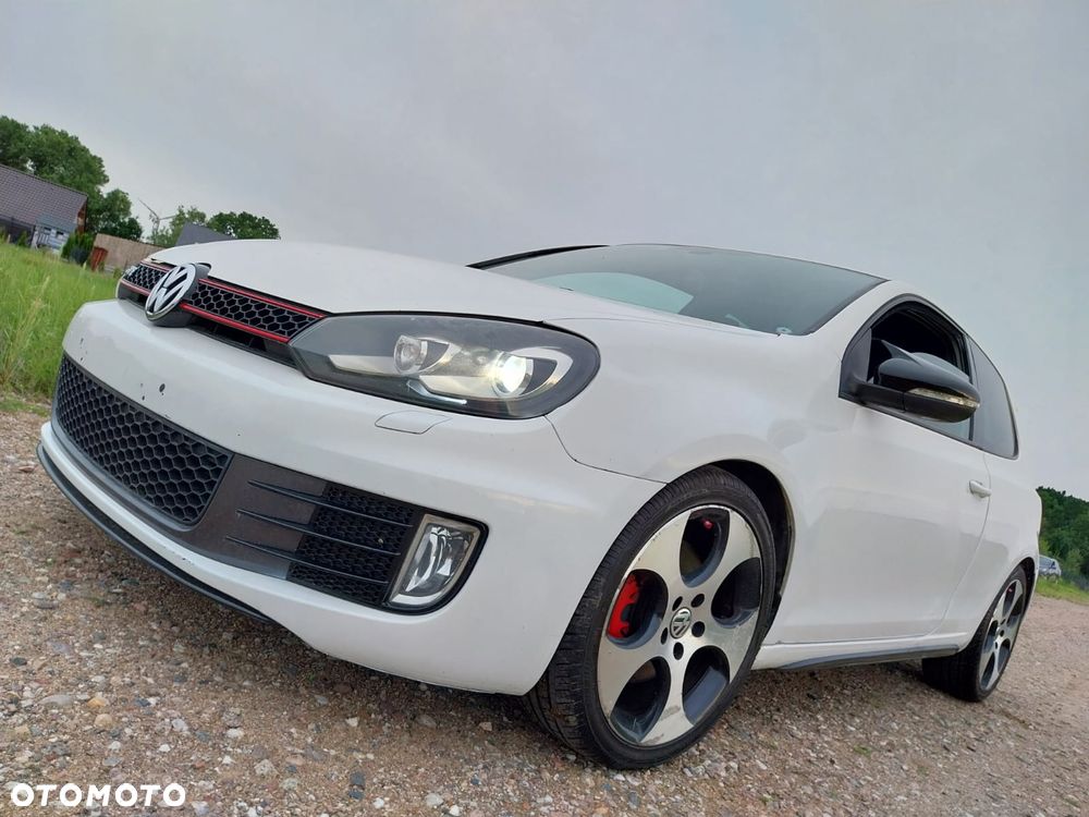 Volkswagen Golf 2.0 TSI GTI - 2