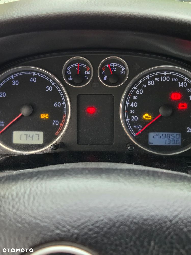 Volkswagen Passat 1.8T - 4