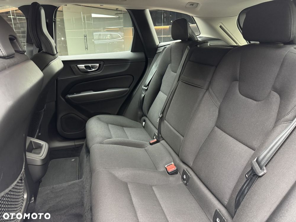 Volvo XC 60 B5 B AWD Momentum Pro - 15