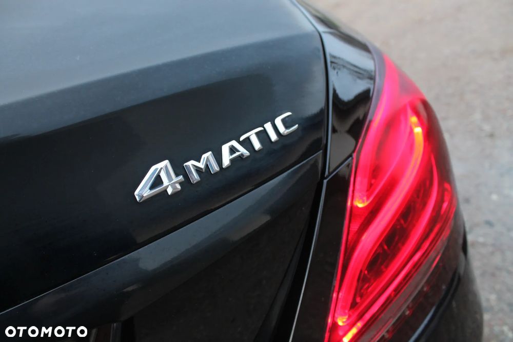 Mercedes-Benz Klasa C 200 4-Matic 9G-TRONIC - 39