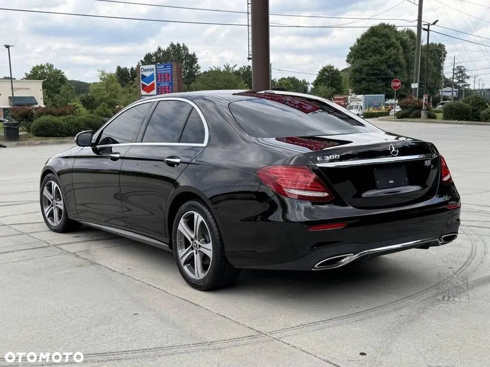 Mercedes-Benz Klasa E 300 9G-TRONIC - 8