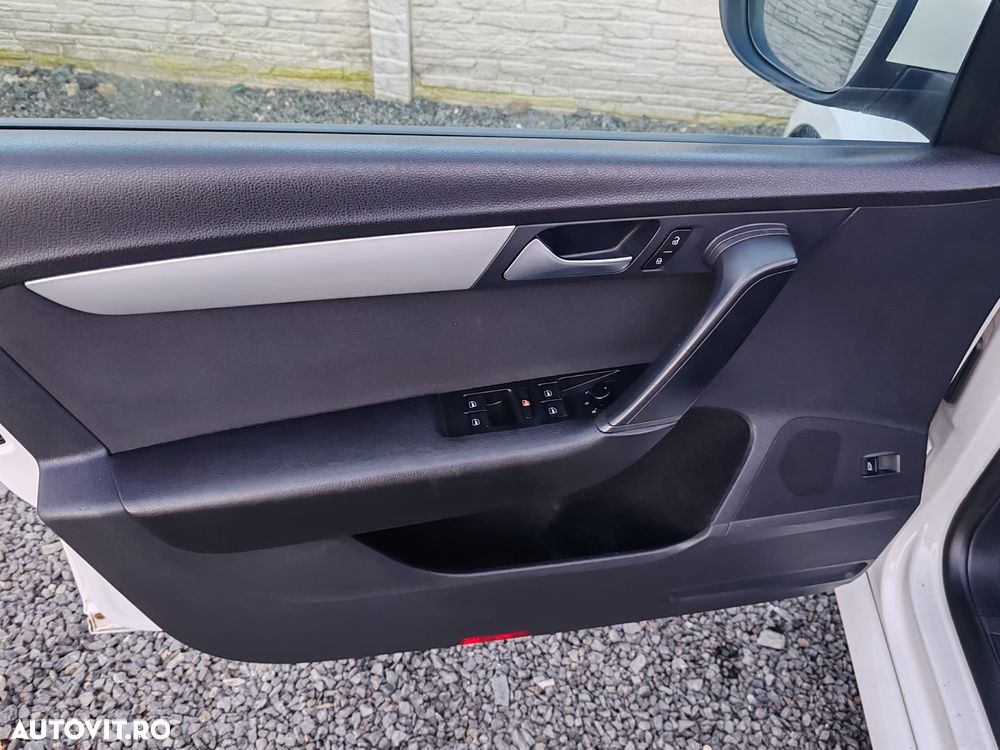 Volkswagen Passat - 13