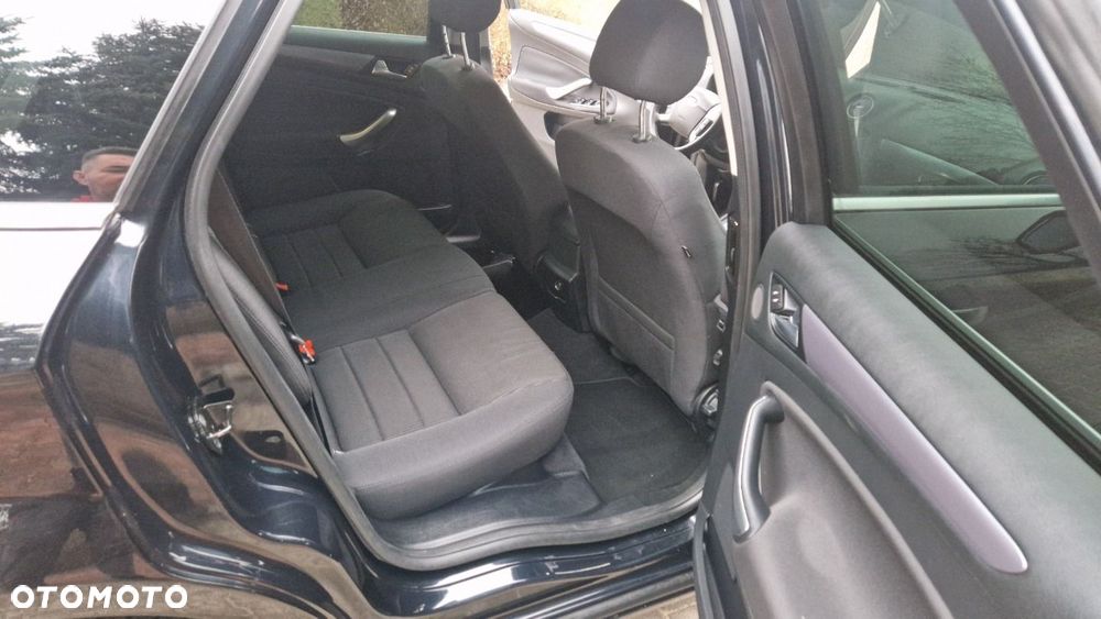 Ford Mondeo 2.0 TDCi Titanium - 19