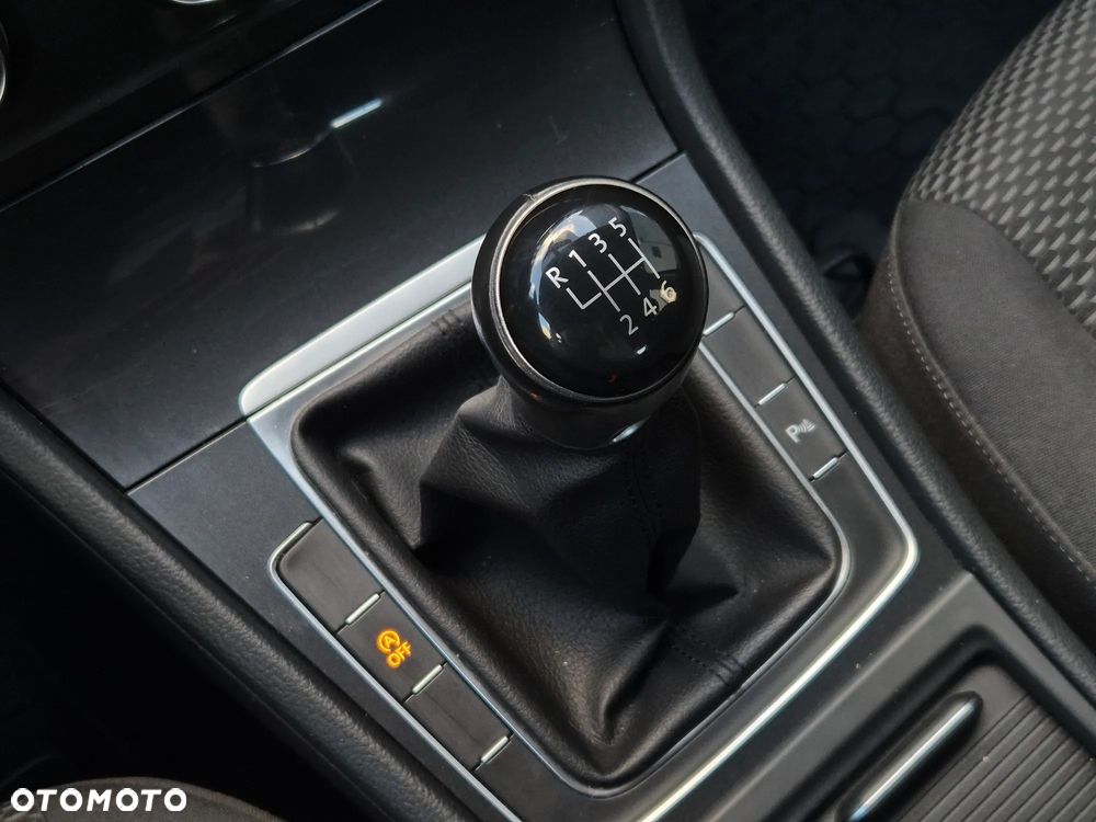 Volkswagen Golf VII 1.0 TSI BMT Trendline - 14