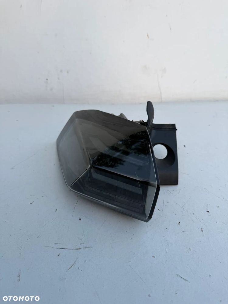 LAMPA LEWA TYLNA TYL PEUGEOT 2008 II LIFT 9850449780 - 2