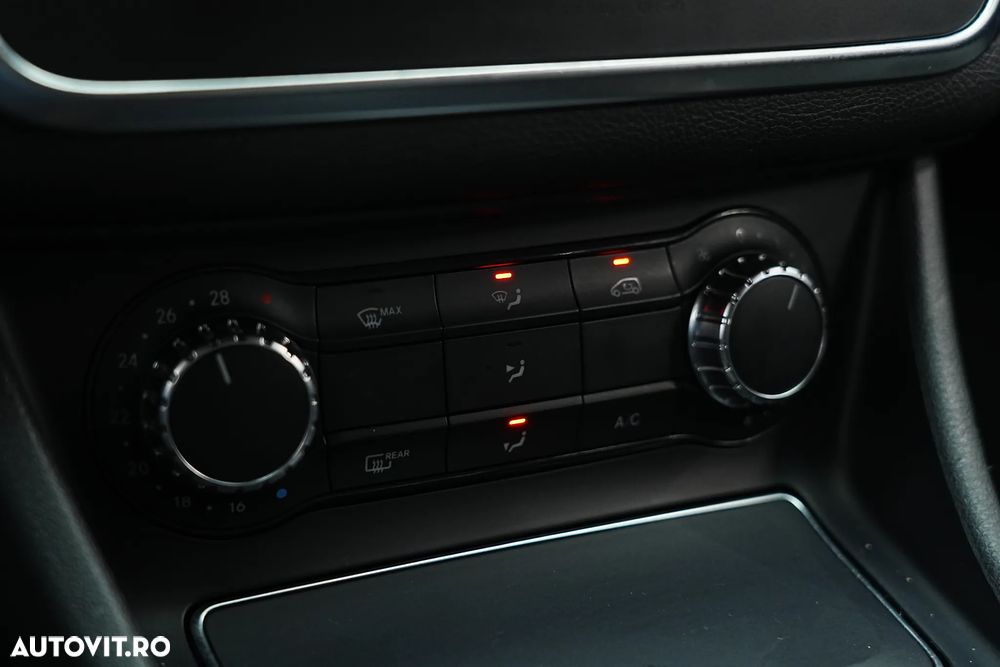 Mercedes-Benz CLA 180 7G-DCT AMG Line - 37