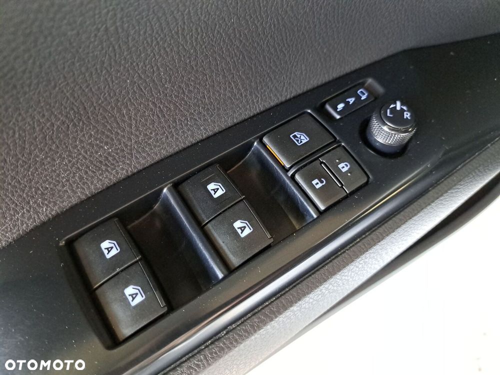 Toyota Camry 2.5 Hybrid Comfort CVT - 28